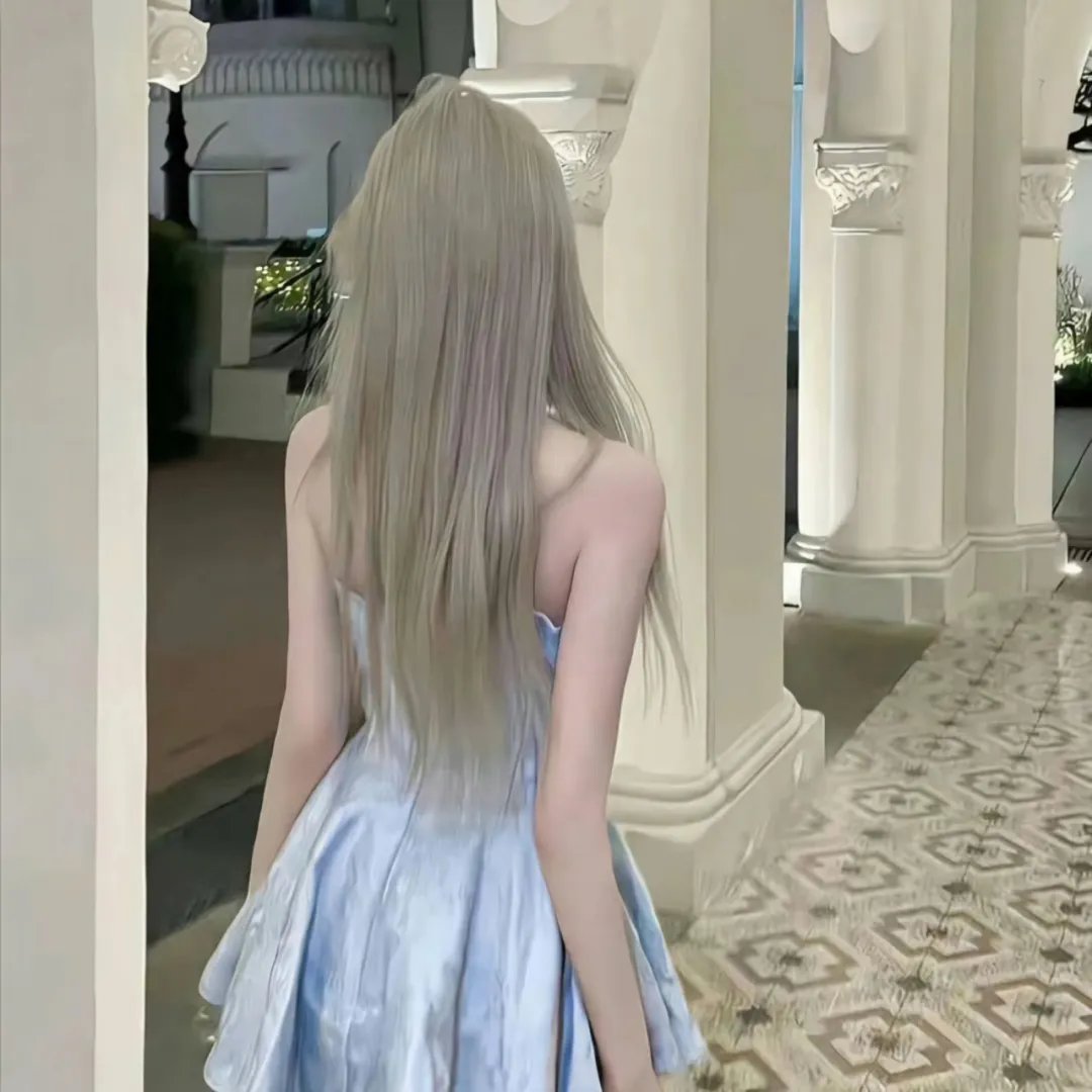 我躺帝王怀里刷视频